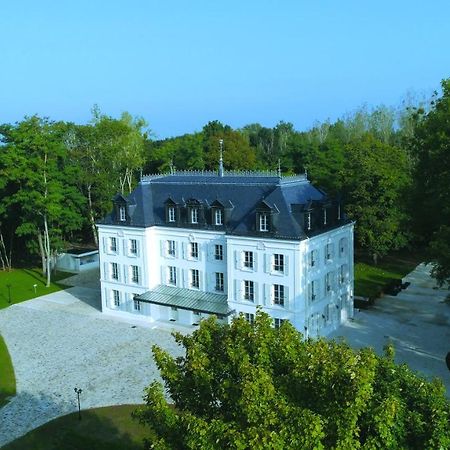 Отель Chateau Des Hauts De Provins Champcenest Экстерьер фото