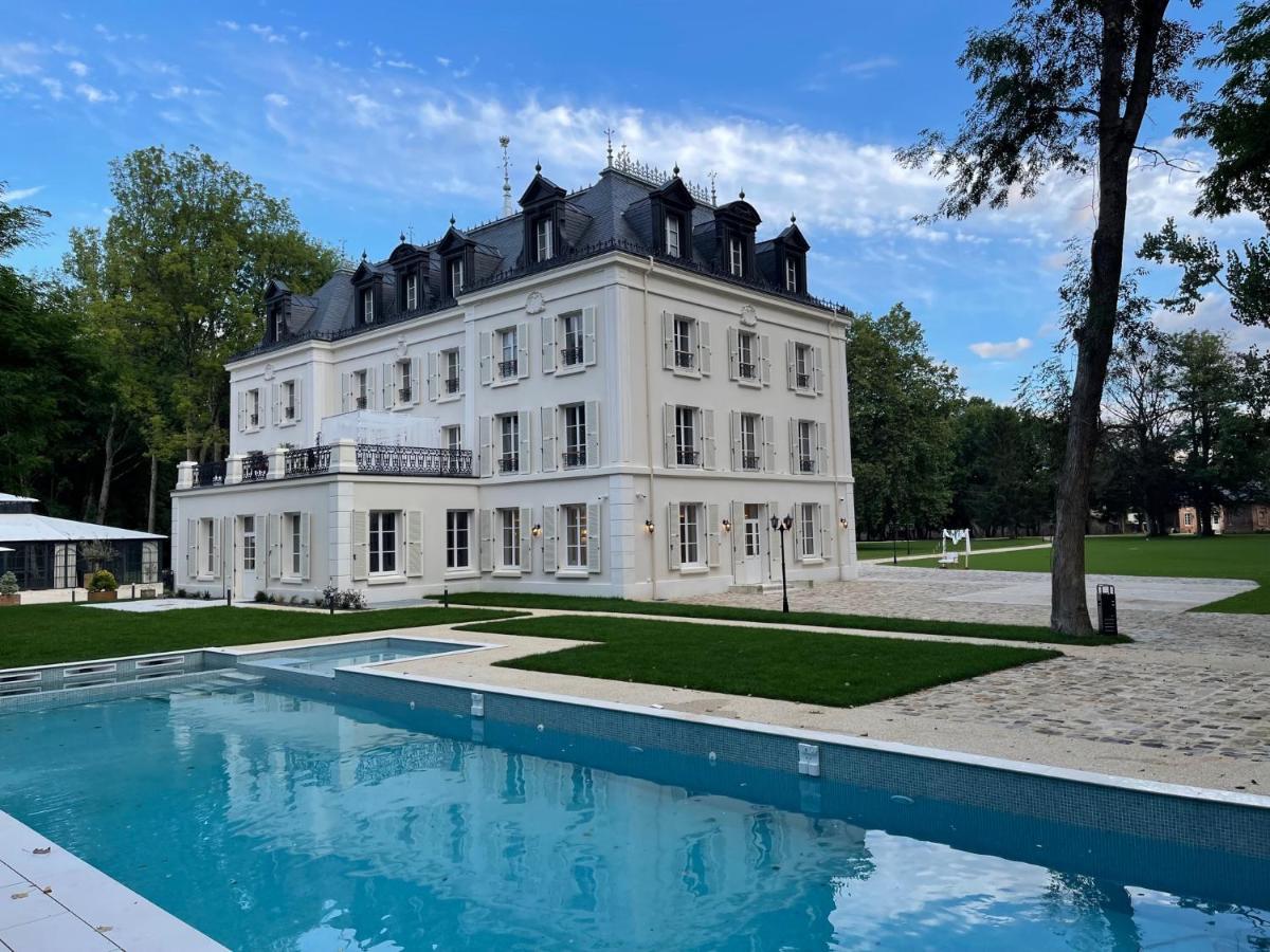 Отель Chateau Des Hauts De Provins Champcenest Экстерьер фото